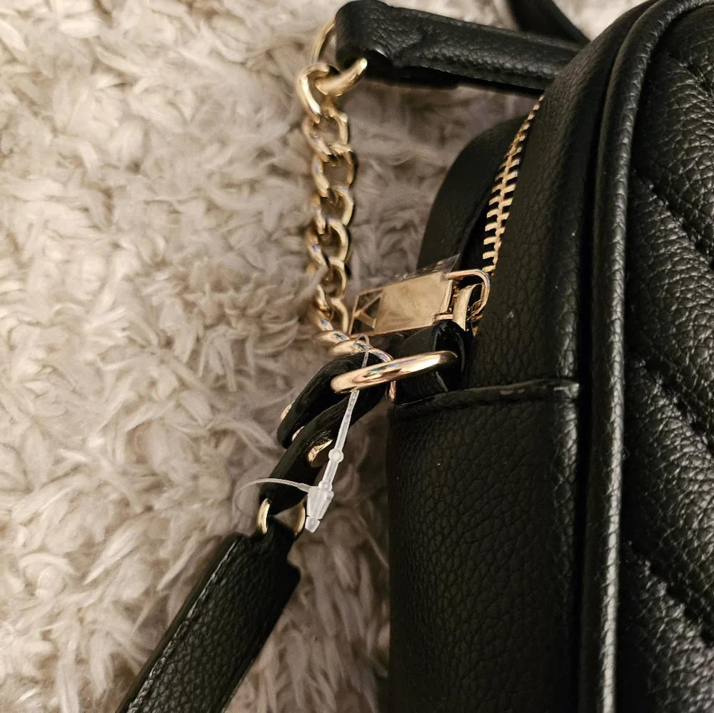 Victoria Secret - Picture 3 of 6